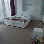 Diamond Apartment *